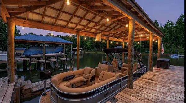 6236 River Cabin LN, Charlotte, NC 28278