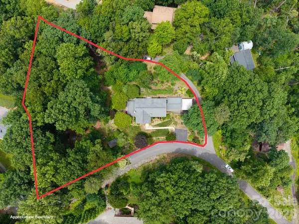 33 Coffey CIR, Asheville, NC 28806