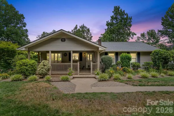 33 Coffey CIR, Asheville, NC 28806