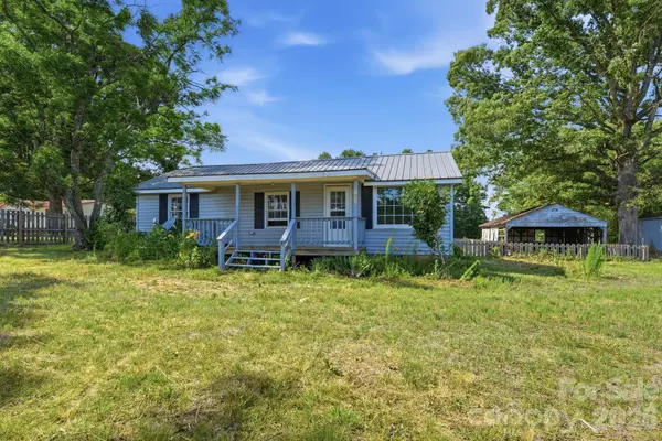 1561 Ostwalt Amity RD, Cleveland, NC 27013