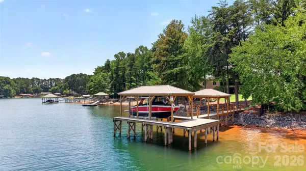 166 Balmoral DR, Mooresville, NC 28117