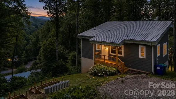 19 Sassafras Valley RD, Swannanoa, NC 28778