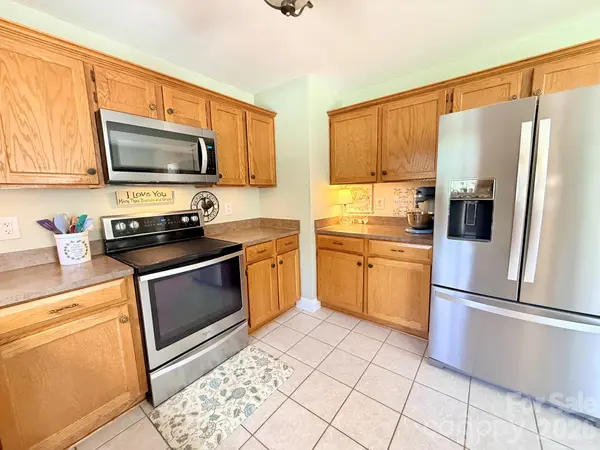 5360 Stonegate Farm DR, Granite Falls, NC 28630