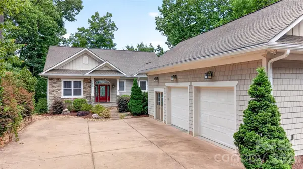 1390 Langdon RD, Sherrills Ford, NC 28673