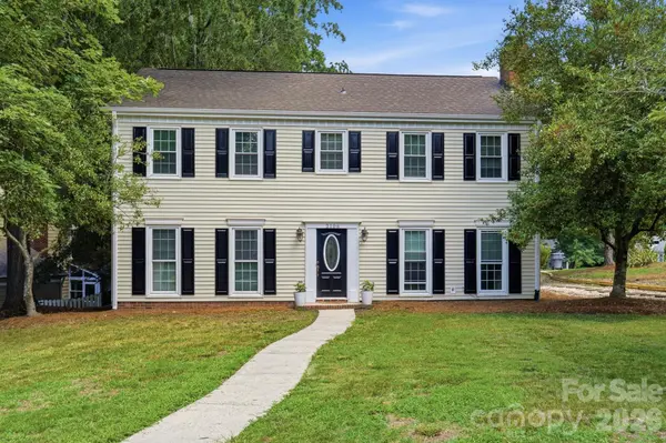 2106 Caleo CIR, Charlotte, NC 28270