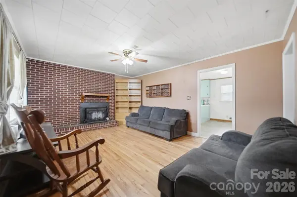 4219 Benfield DR, Hudson, NC 28638
