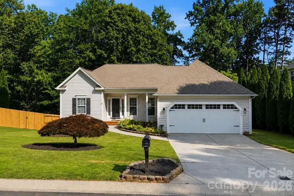 147 Broken Pine LN, Mooresville, NC 28117
