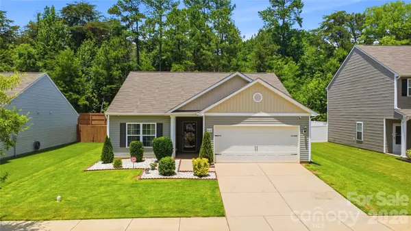 5221 Upton PL, Charlotte, NC 28215