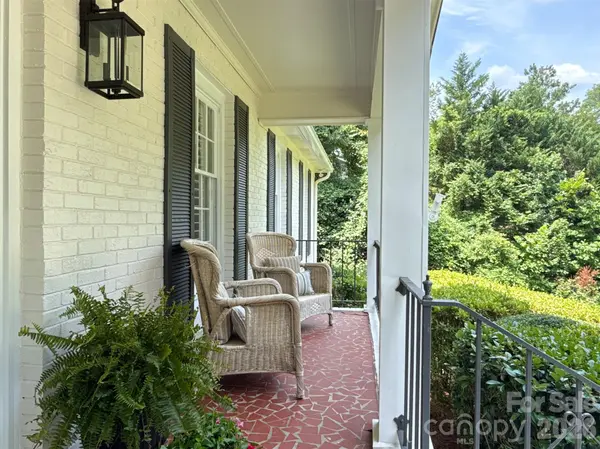 1301 E Barden RD, Charlotte, NC 28226