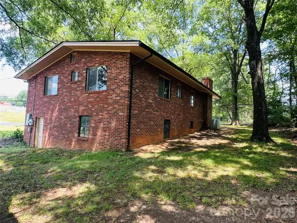 14 Pop Davis RD, Taylorsville, NC 28681