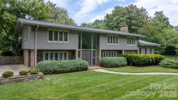 226 20th Avenue PL, Hickory, NC 28601