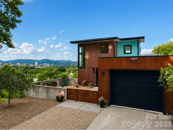 220 Riverview DR, Asheville, NC 28806