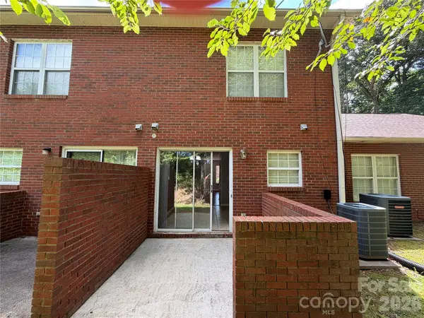 102 Brandywine DR NE #P2, Conover, NC 28613