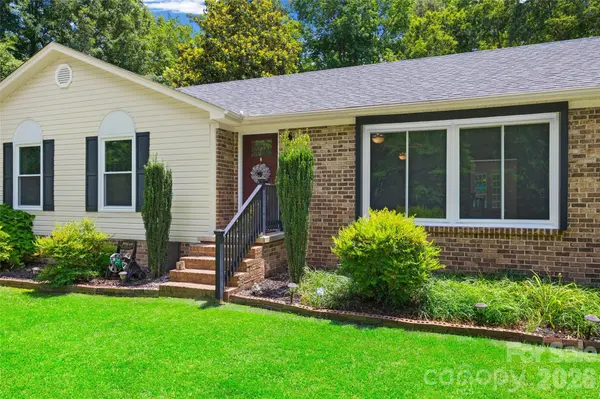 180 Lawson Lakes DR, Clover, SC 29710