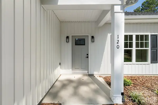 120 N Grape ST, Pinebluff, NC 28373