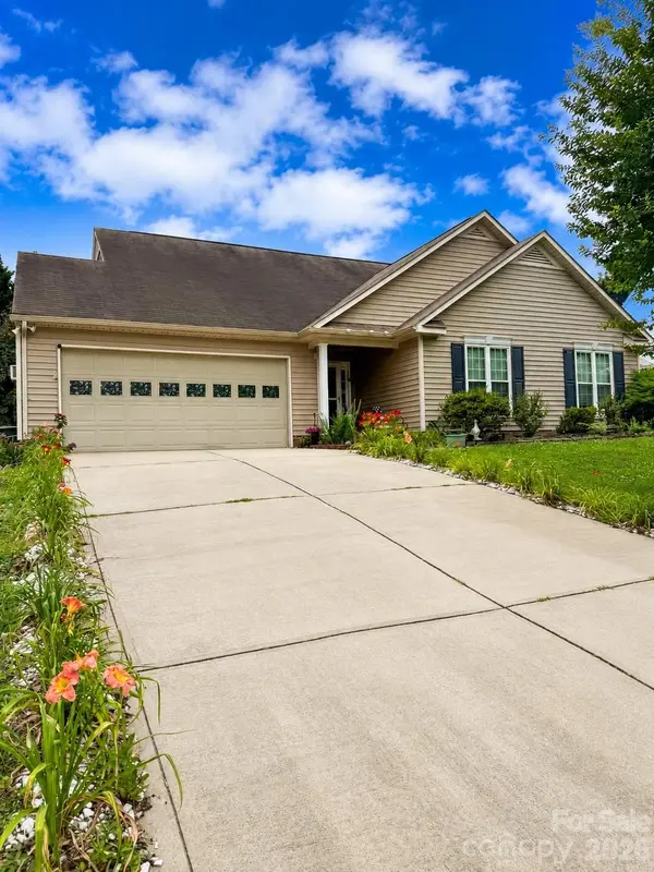 2855 Eagle View PL NW, Concord, NC 28027