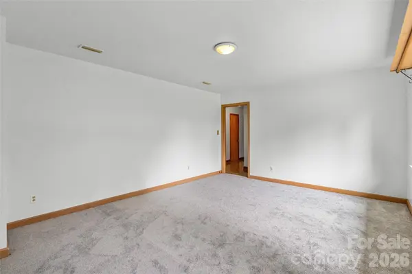 382 Wildwood CIR, Taylorsville, NC 28681