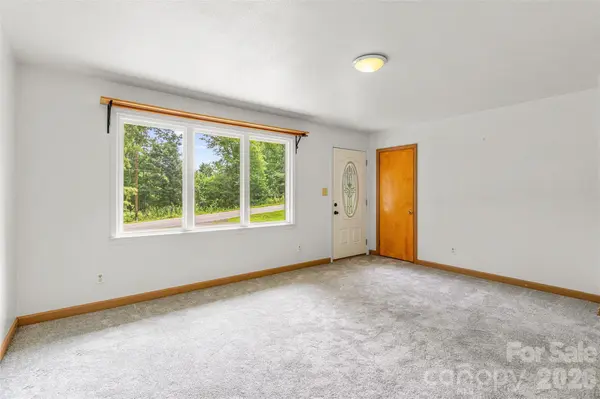 382 Wildwood CIR, Taylorsville, NC 28681