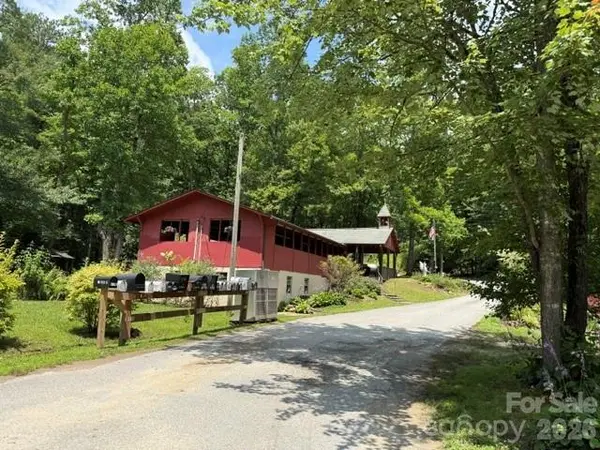 0000 Charles TRL, Hendersonville, NC 28792