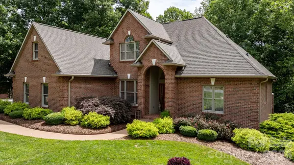 106 Oakland CT NE #9 & 10, Valdese, NC 28690