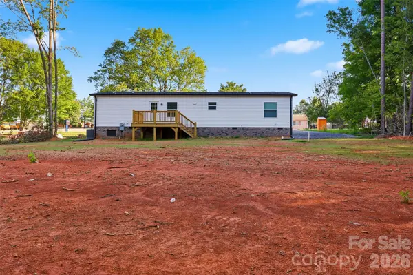 4425 Old US 421 HWY W, Yadkinville, NC 27055