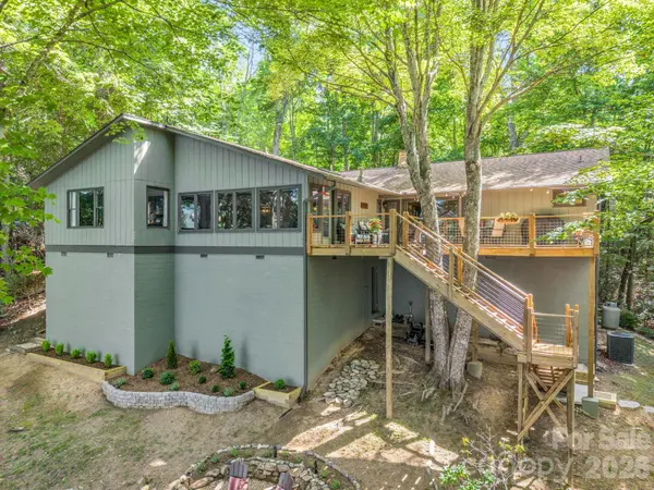 242 Wahuhu CT, Brevard, NC 28712