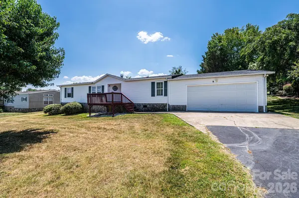 3825 Berry Creek CIR, Granite Falls, NC 28630