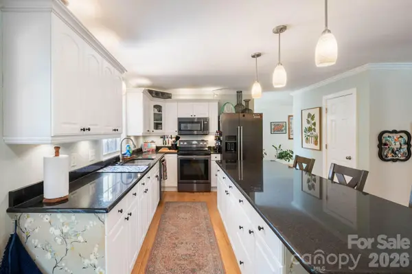 843 W J ST, Newton, NC 28658