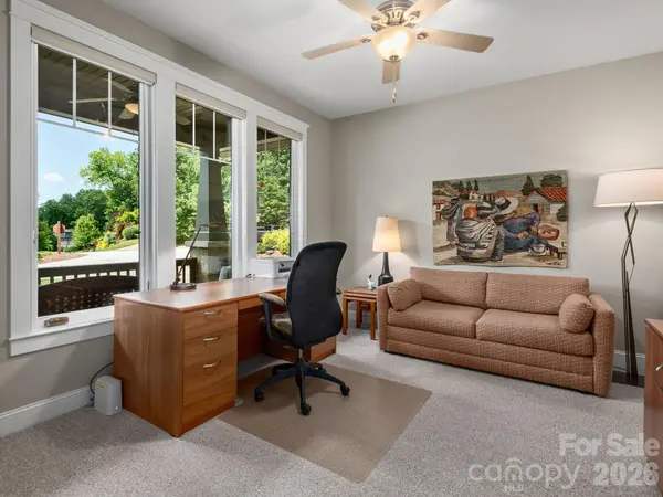 2 Green Drake CT, Candler, NC 28715