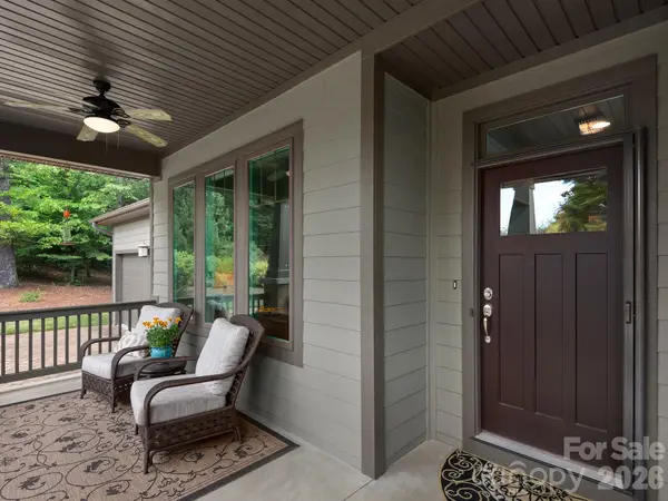 2 Green Drake CT, Candler, NC 28715