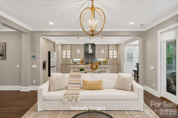 9815 Avenal LN, Charlotte, NC 28270