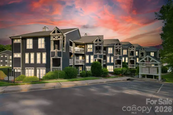 2135 Regatta LN #303, Denver, NC 28037