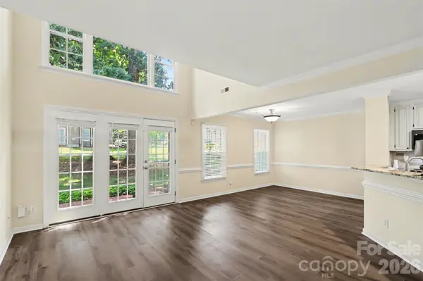 8618 Fox Chase LN, Charlotte, NC 28269