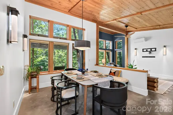 253 Edgewood RD, Asheville, NC 28804