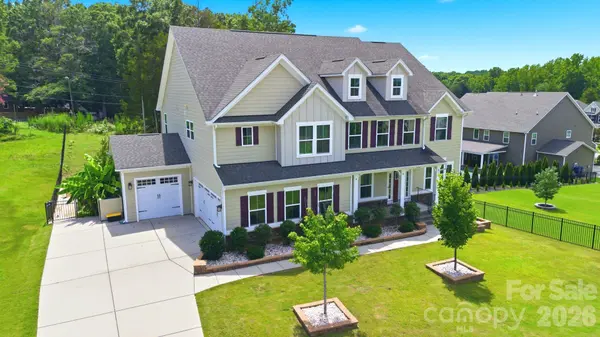 4383 Deerpark CT, Harrisburg, NC 28075