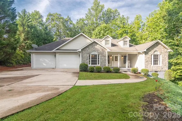 30 Brookside DR, Columbus, NC 28722