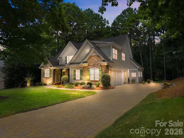 240 Silvercliff DR, Mount Holly, NC 28120