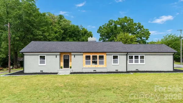 204 N Myrtle School RD, Gastonia, NC 28052