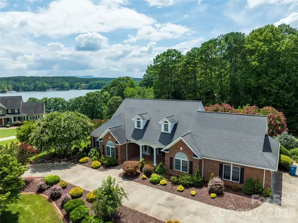 5773 Long Bay DR, Granite Falls, NC 28630