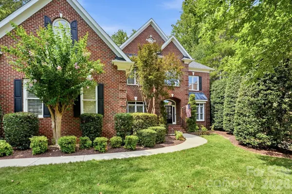 10904 Moran LN, Charlotte, NC 28277