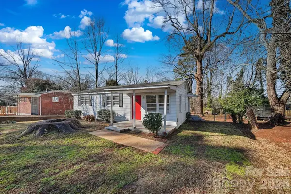 1512 N Deal AVE, Newton, NC 28658