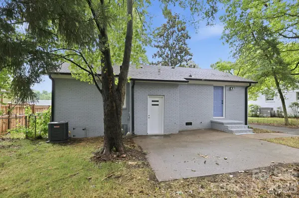 835 Ranch RD, Charlotte, NC 28208