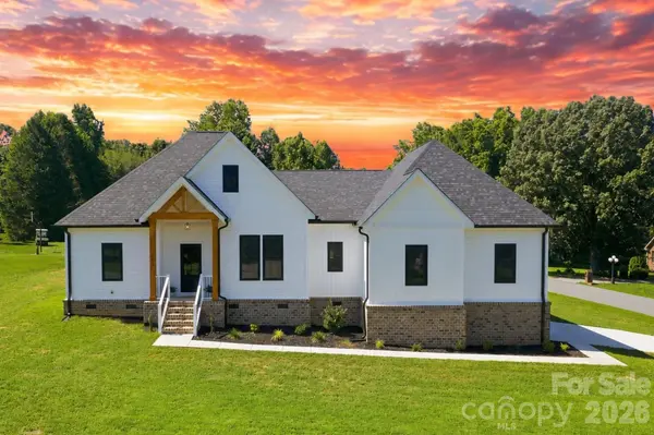 1213 Creekside DR, Conover, NC 28613