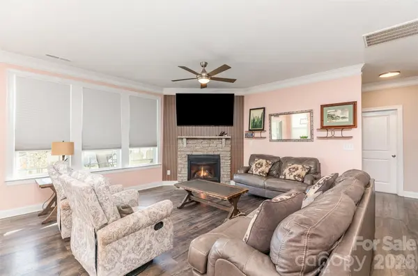 128 Longleaf DR, Mooresville, NC 28117