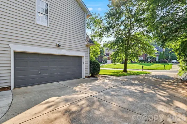 6204 Pumpernickel LN, Wesley Chapel, NC 28110