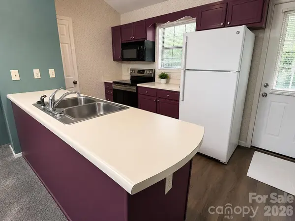 31 Mint Lake CT W #Unit B, Franklin, NC 28734