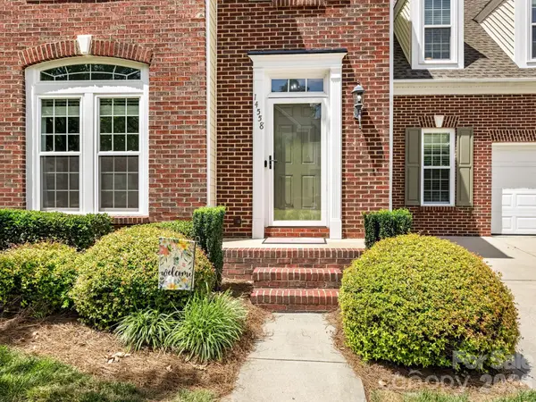 14558 Greenpoint LN, Huntersville, NC 28078