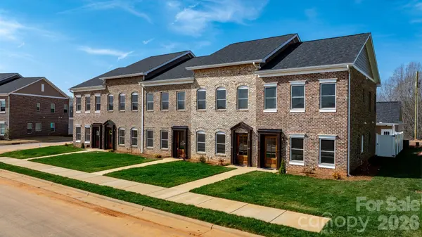 2115 24th Street LN SE, Hickory, NC 28602