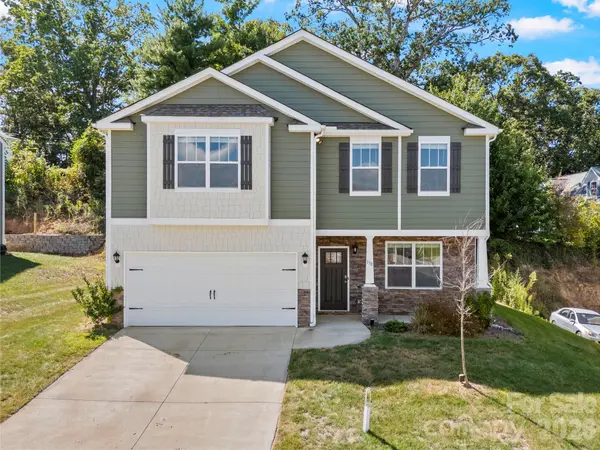 138 Marathon LN, Candler, NC 28715