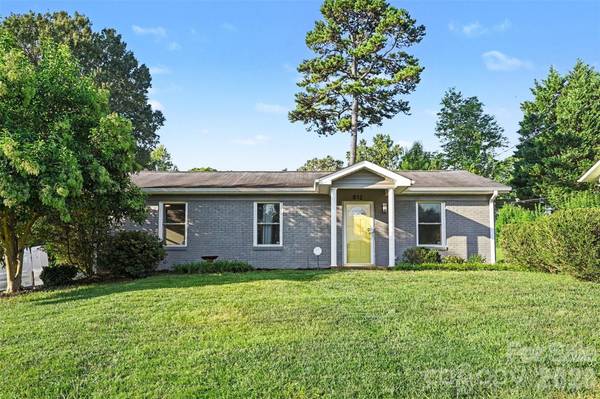 812 Capps Hill Mine RD, Charlotte, NC 28216
